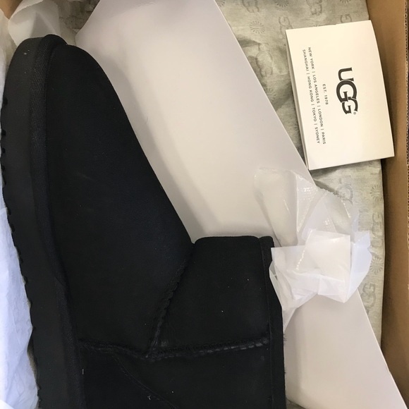 UGG women’s classic mini ll in black - Picture 2 of 8
